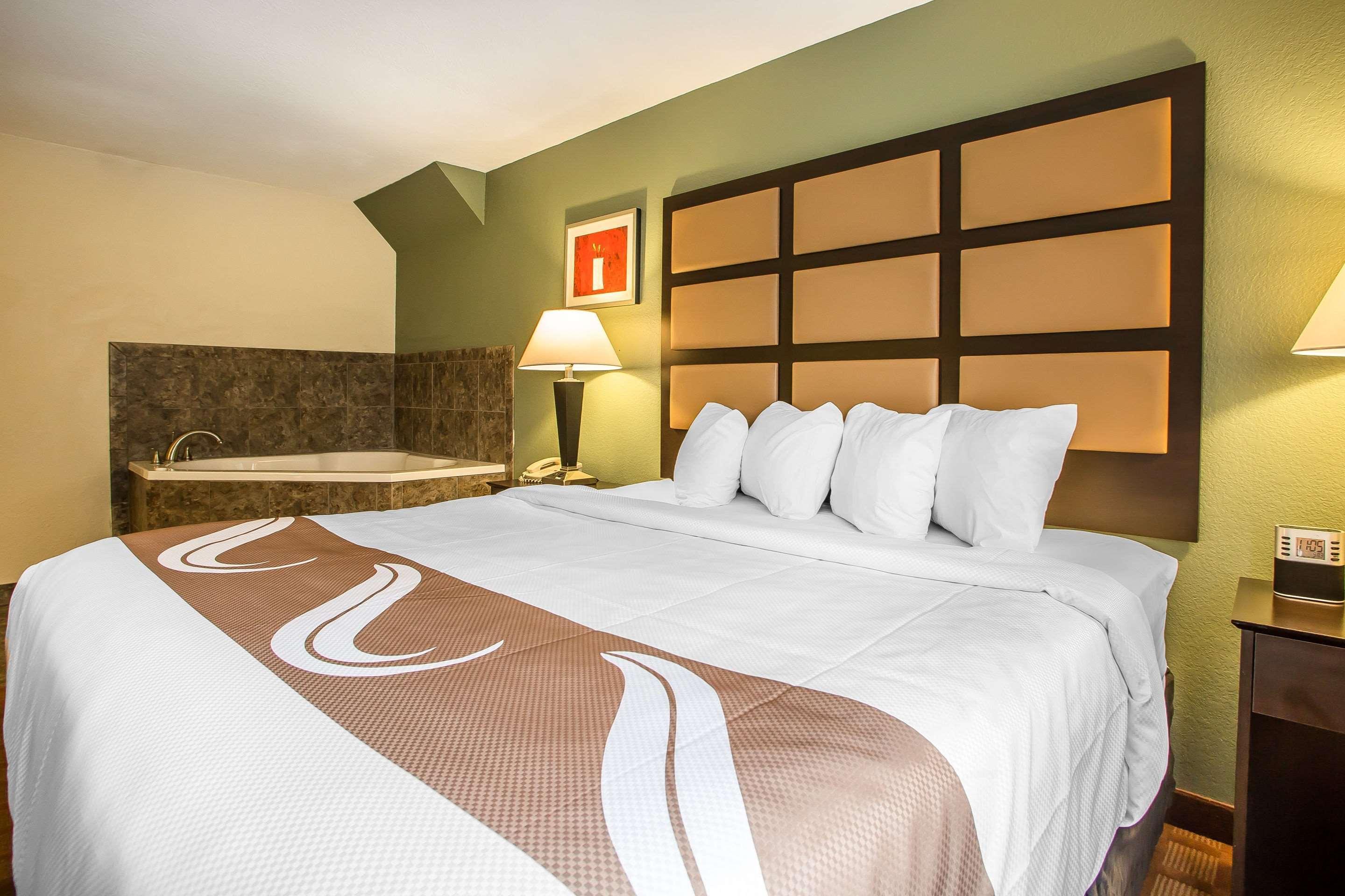 Quality Inn & Suites Marinette Extérieur photo