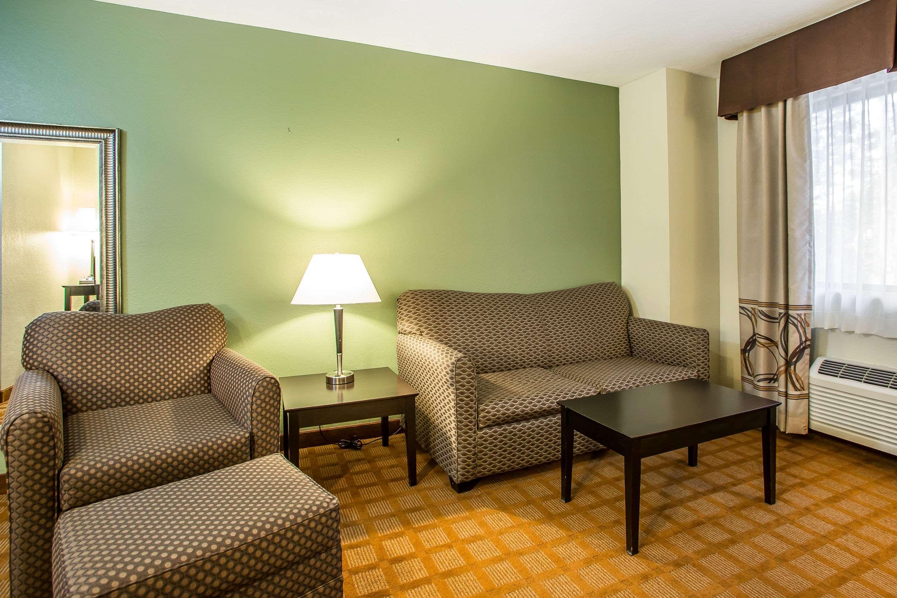 Quality Inn & Suites Marinette Extérieur photo