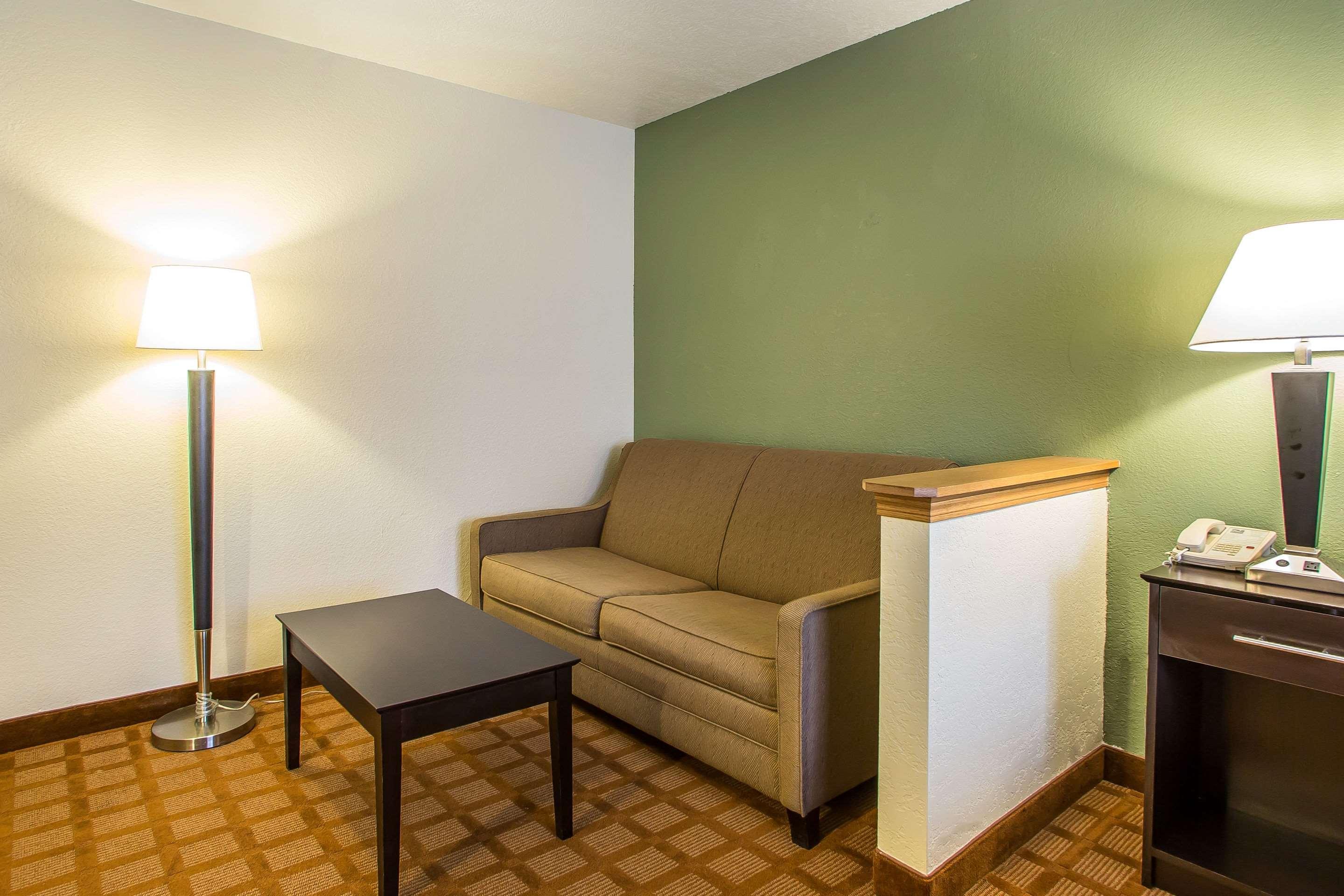 Quality Inn & Suites Marinette Extérieur photo