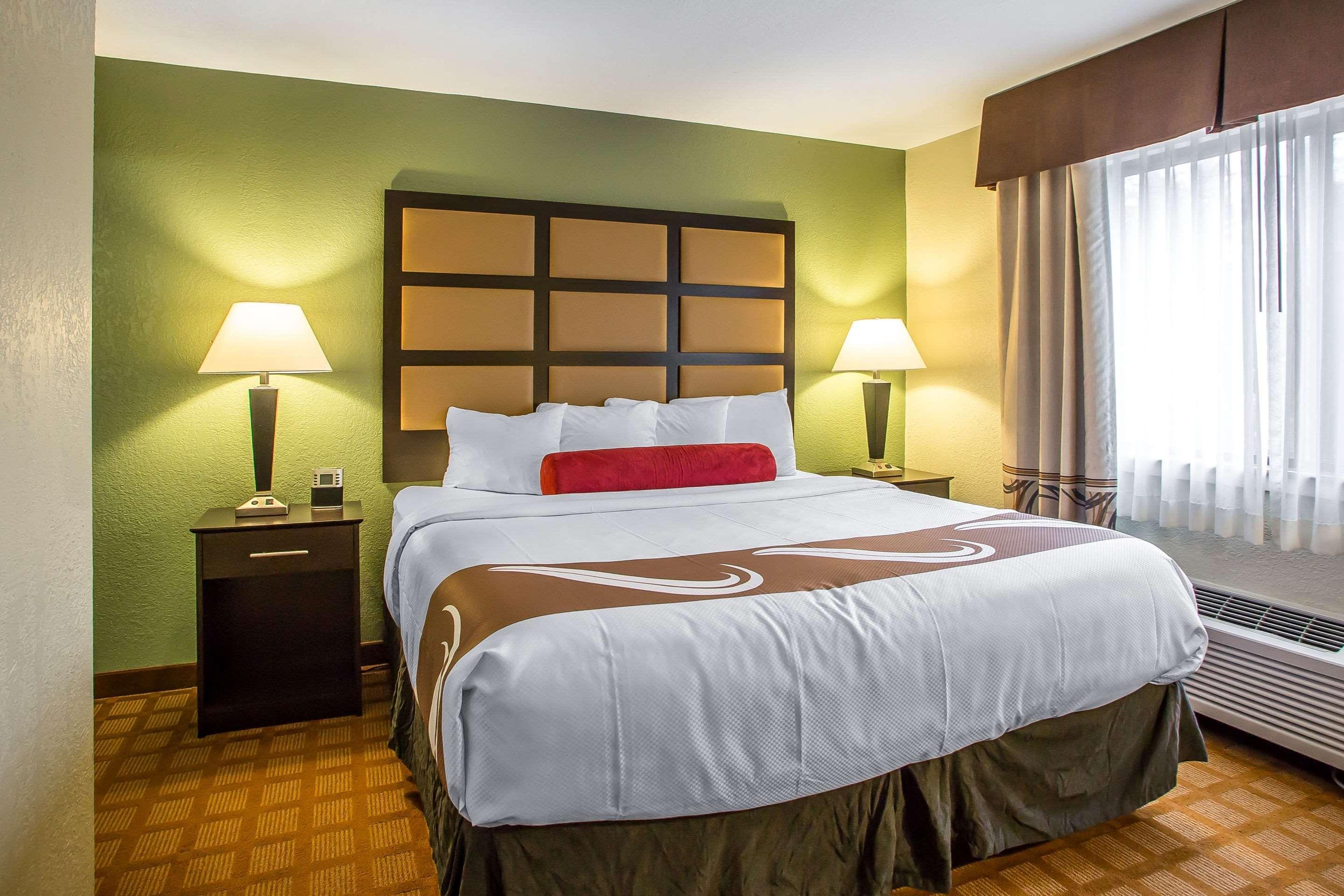 Quality Inn & Suites Marinette Extérieur photo